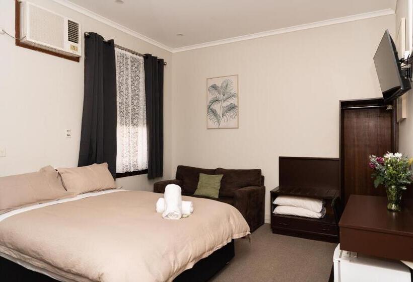 Номер Стандарт, New Crown Hotel Motel