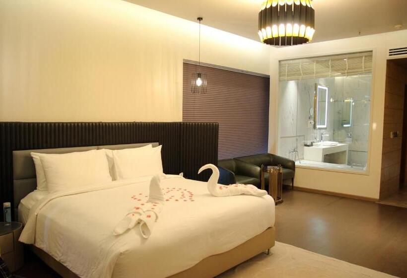 Люкс Вид на Город, Udman Hotel Greater Noida