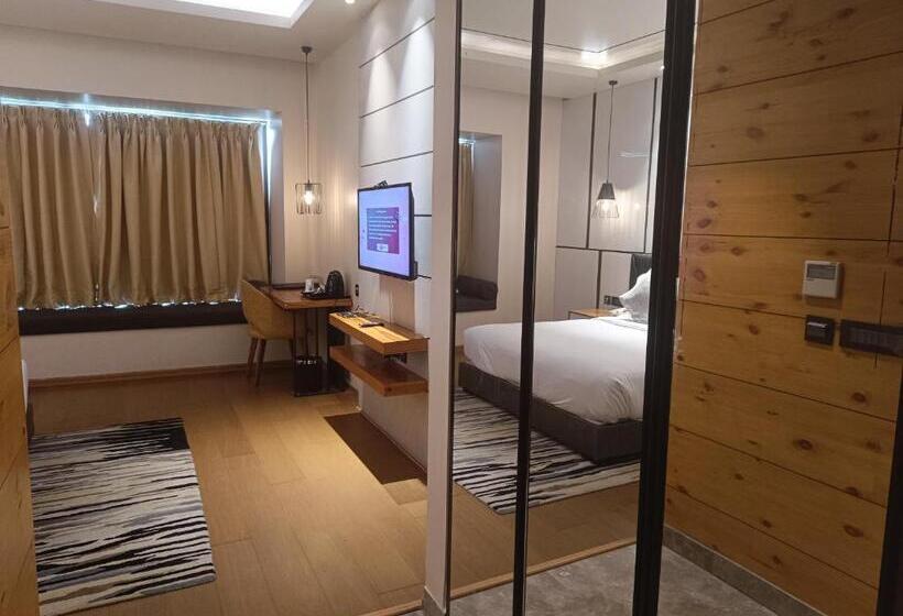 Номер Deluxe, Udman Hotel Greater Noida