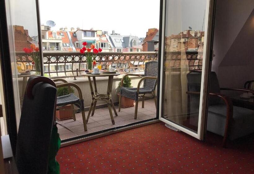 Номер Deluxe Вид на Город, Art 'otel