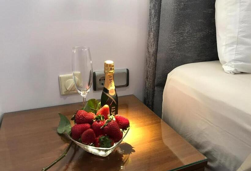 Апартаменты 1 Спальня Вид на Город, Art 'otel