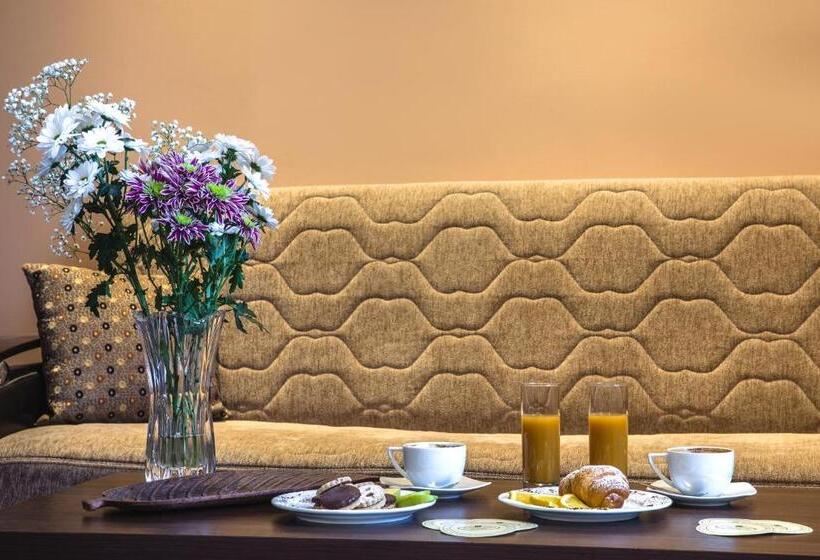 스탠다드 스튜디오, Business Hotel Plovdiv