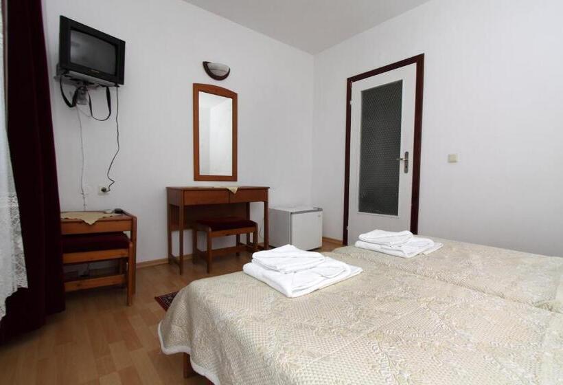 Номер Стандарт, Family Hotel Verona