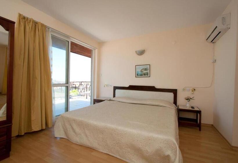 Студия Стандарт Вид на Море, Family Hotel Verona