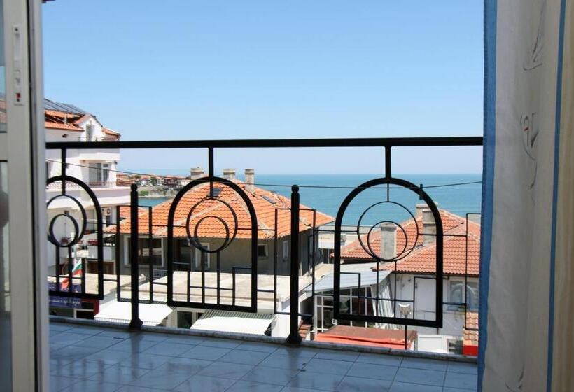 Студия Стандарт Вид на Море, Family Hotel Verona
