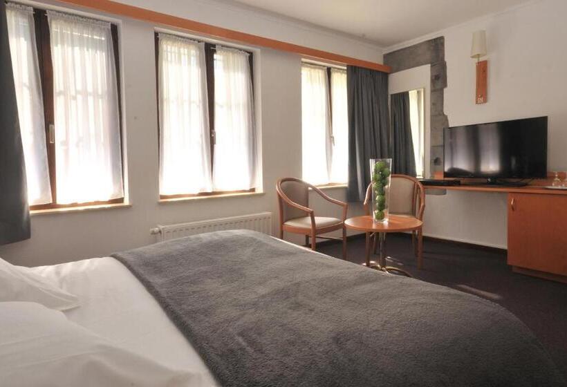 Номер Стандарт, Hôtel Du Perron