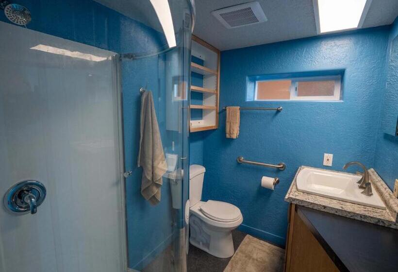 خانه 1 خوابه, Good Karma Inn