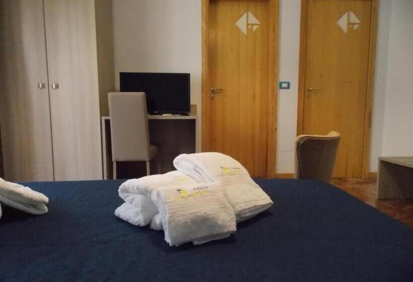 Четырехместный Номер Стандарт, B&b Soli D'oro