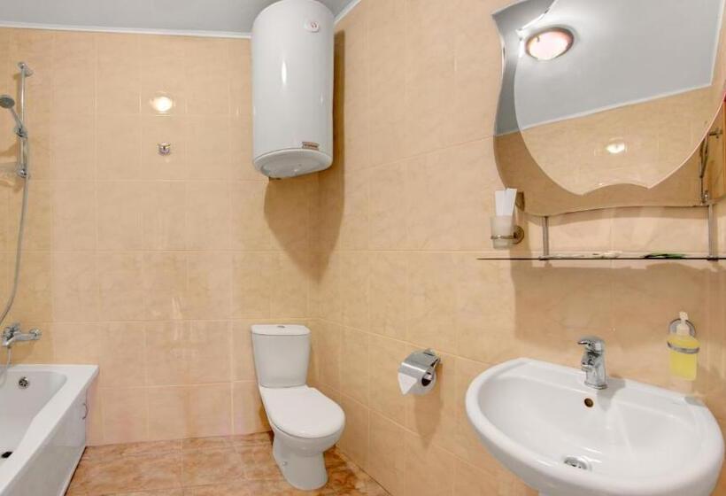 اتاق سوپریور سه تخته, Mayak Resort