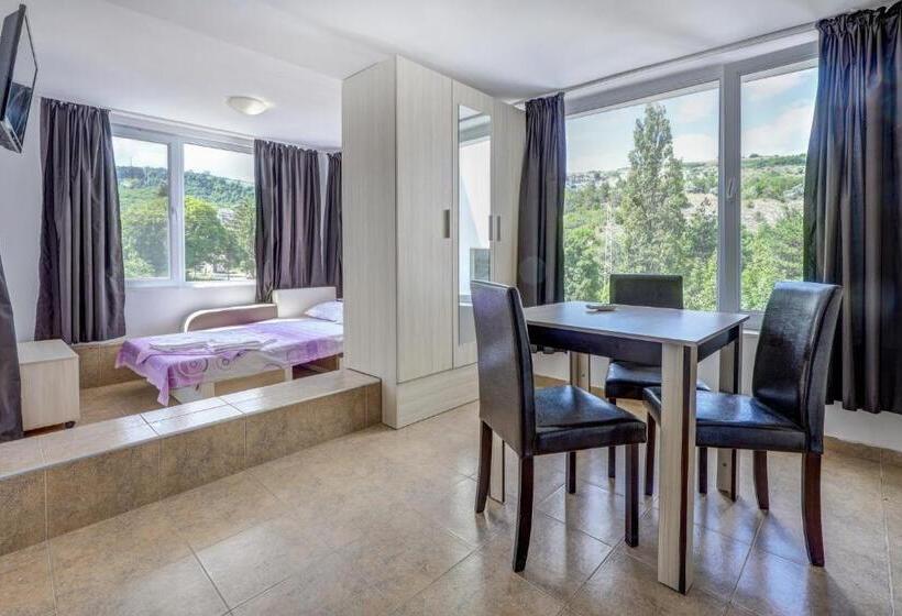 Студио Стандарт с Видом, Saint George Hotel 1