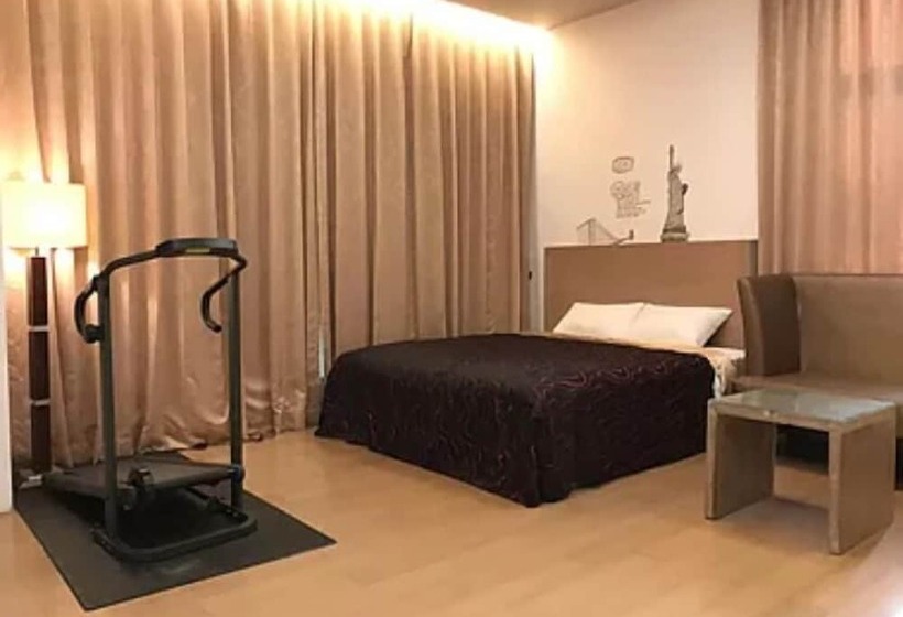 اتاق لوکس چهار تخته, Hiye Fashion Motel