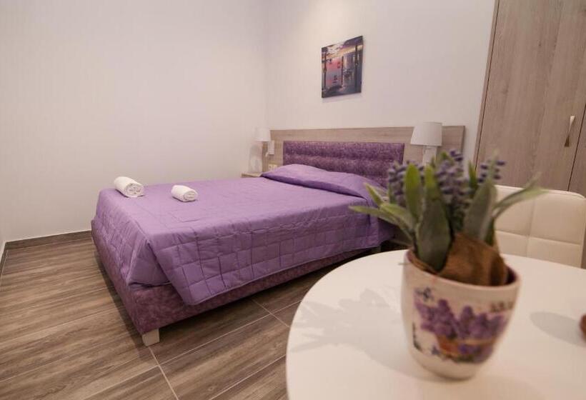 استودیوی استاندارد, Del Mar  Adults Only