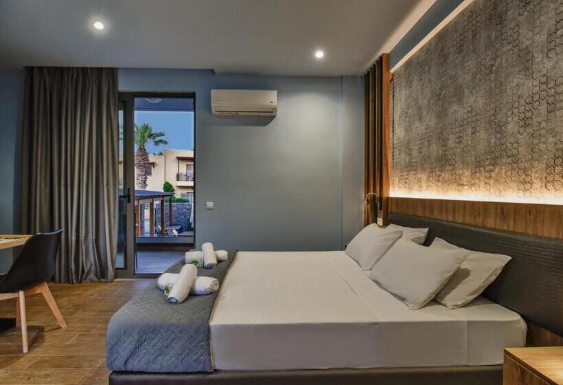 استودیوی سوپریور, Del Mar  Adults Only