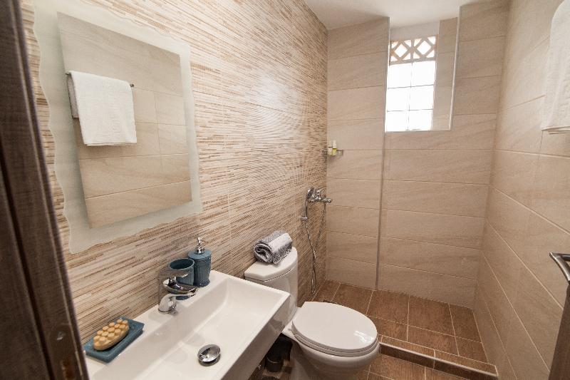 استودیوی استاندارد, Del Mar  Adults Only