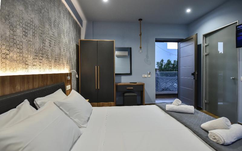 استودیوی سوپریور, Del Mar  Adults Only