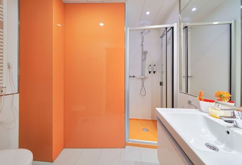 آپارتمان خانوادگی, Blume Cruz Suites