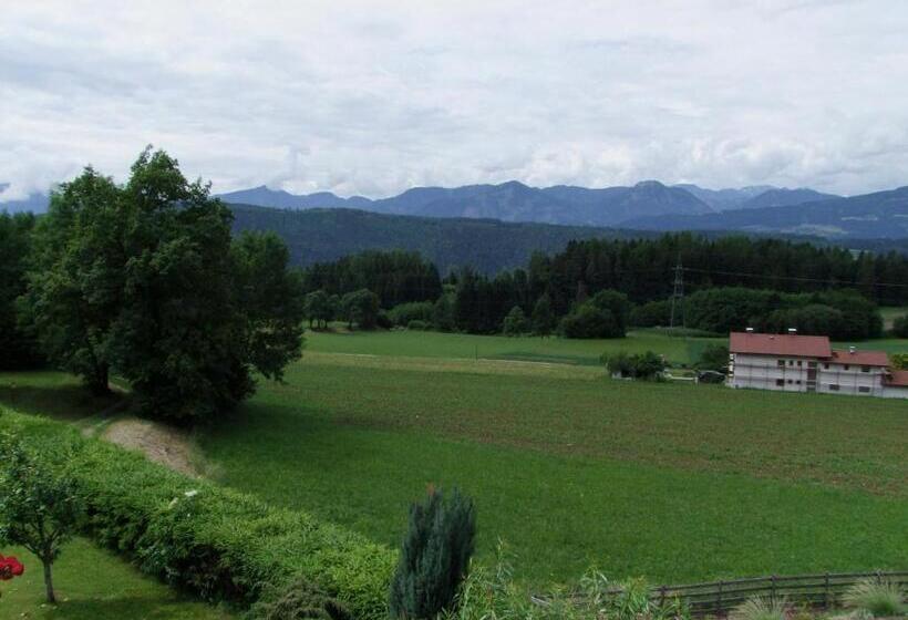 Семейный Номер, Café Restaurant Matzelsdorfer Hof