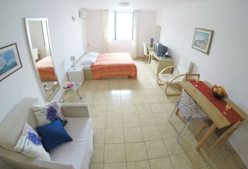 Студия Стандарт Вид на Море, Tamarix Residence