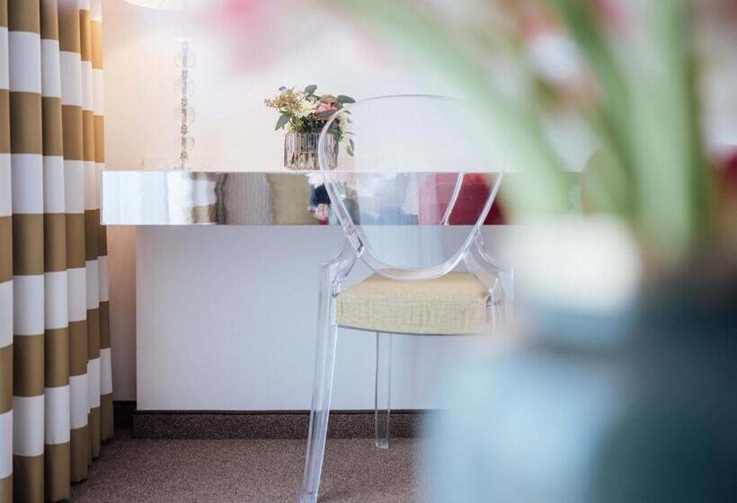 اتاق لوکس با بالکن, Werzers Hotel Resort Pörtschach