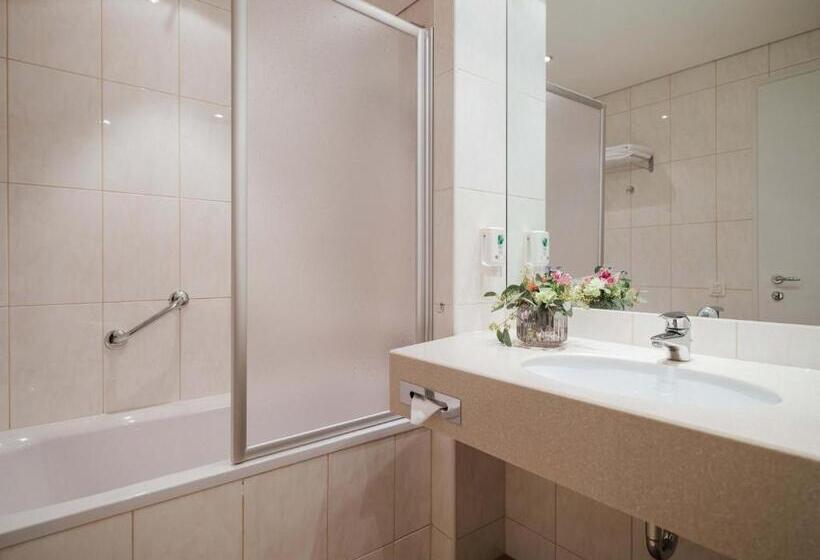 اتاق لوکس با چشم‌انداز دریاچه, Werzers Hotel Resort Pörtschach