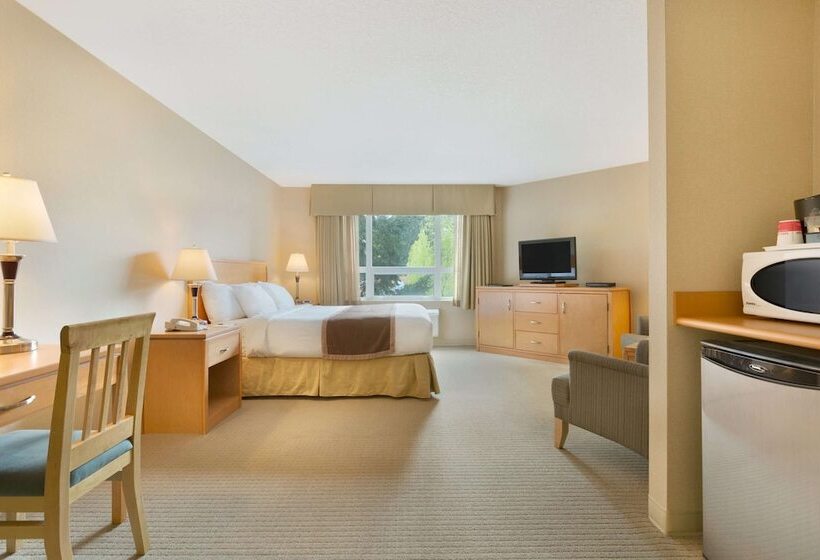 带2个双人床的标准工作室, Ramada By Wyndham Nanaimo