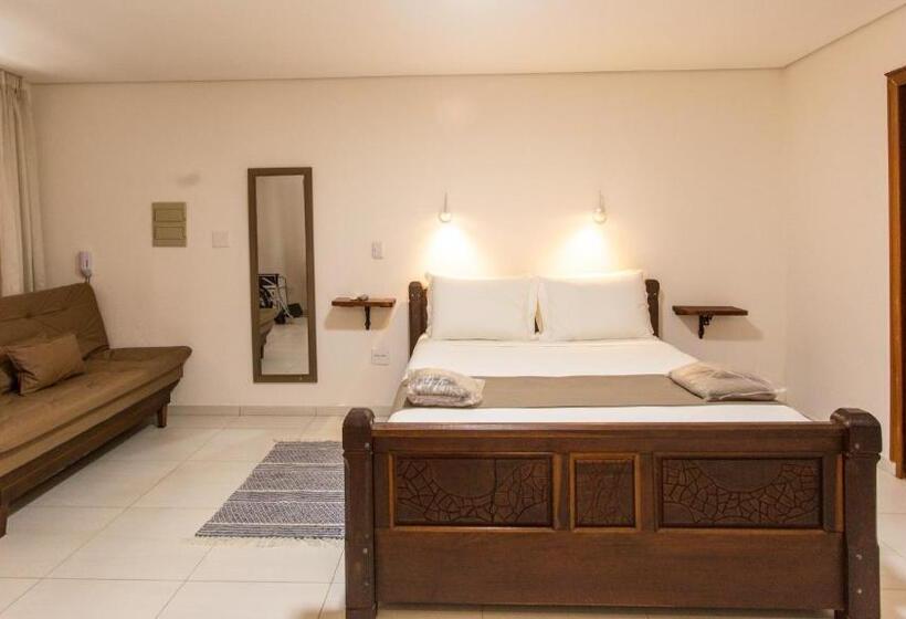 استودیوی استاندارد, Chalet Monet  Granja Vianna
