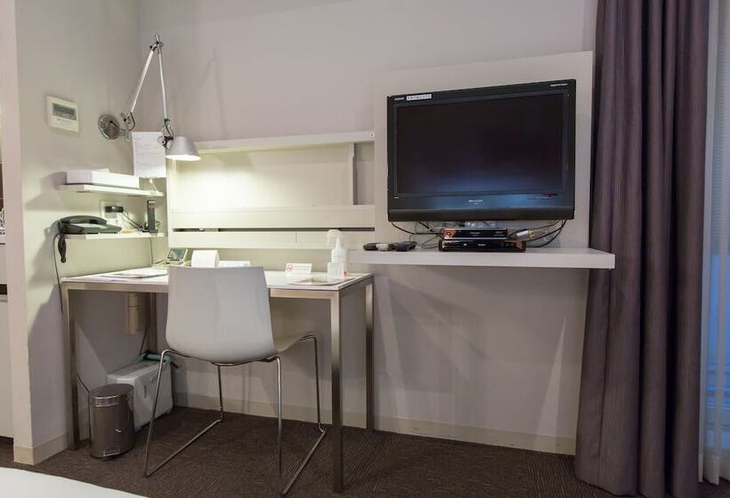 Студия Стандарт, Citadines Shinjuku Tokyo