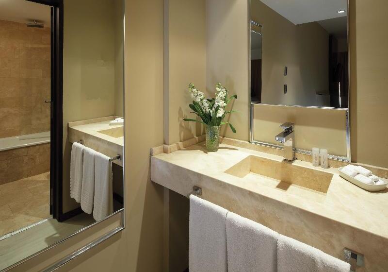 Четырехместный Номер Стандарт, Hôtel Font Mourier