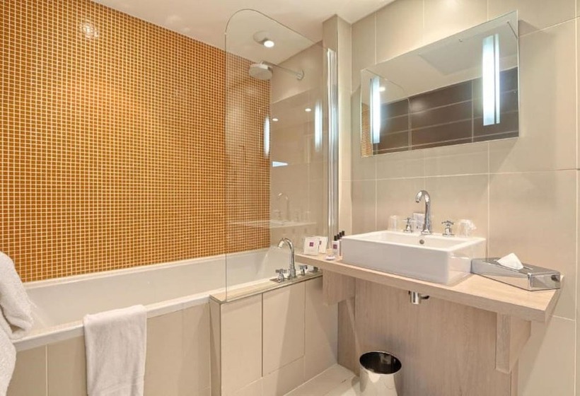 Quarto Deluxe, Relais De La Malmaison Paris Rueil Hôtel Spa