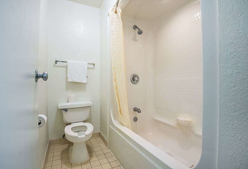 اتاق استاندارد با 2 تخت دوبل, Rodeway Inn Kissimmee Maingate West   Free Theme Park Shuttle