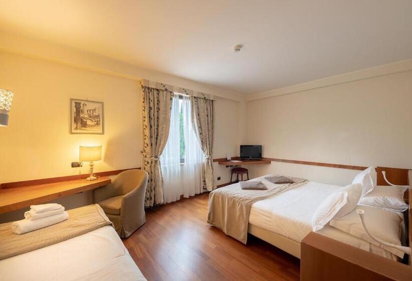 Трехместный Номер Классика, Valle Di Assisi Hotel & Spa