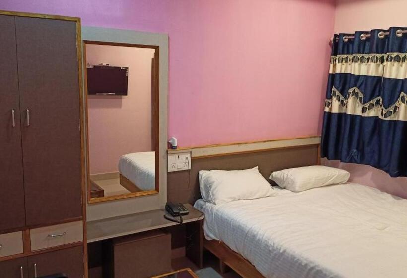 Номер Economy, Aarthi Residency