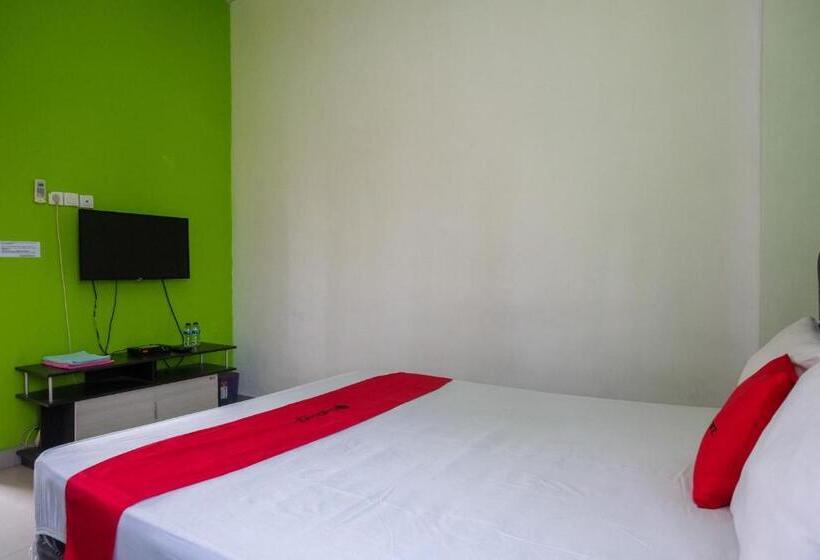 Номер Стандарт, Reddoorz Near Pakuwon Mall Solo Baru