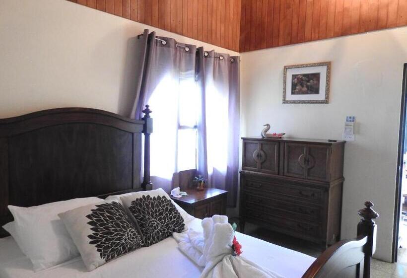 اتاق استاندارد, Rio Celeste Backpackers