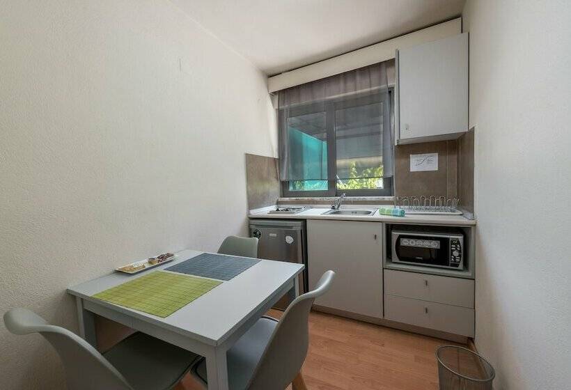 Апартаменты 2 Спальни, 7palms