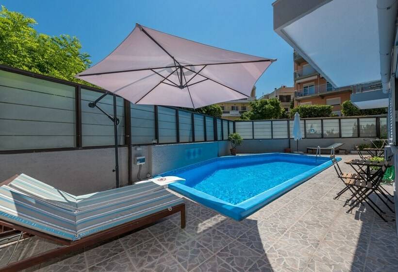 Апартаменты 2 Спальни, 7palms