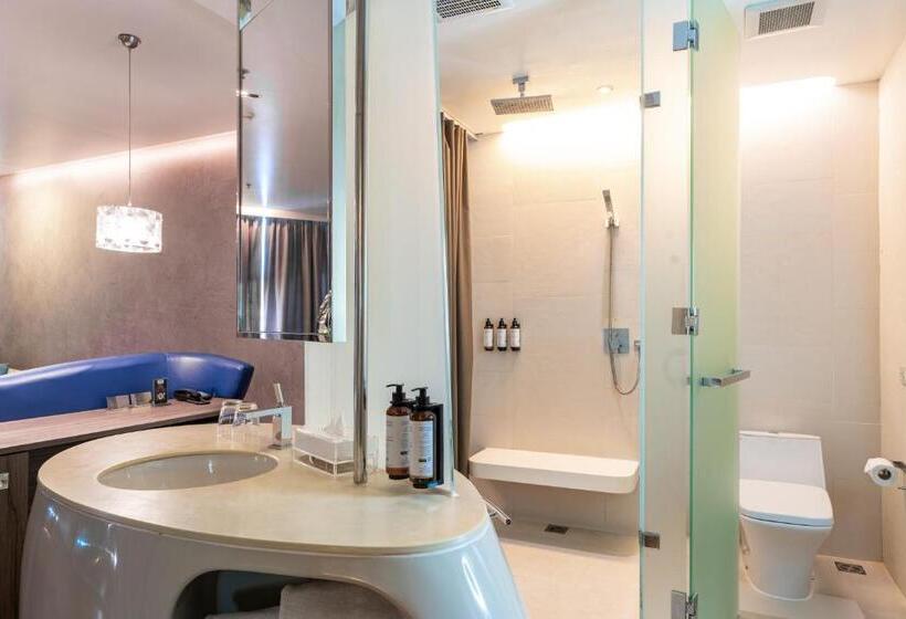 Номер Стандарт с Балконом, Baraquda Heeton Pattaya By Compass Hospitality