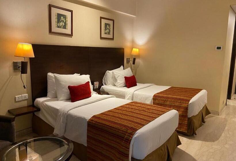 اتاق کلاب, Fortune Select Exotica, Navi Mumbai   Member Itc S Hotel Group