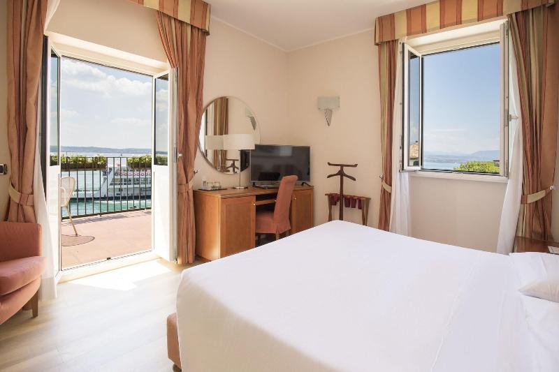 Номер Стандарт Вид на Озеро, Sirmione Terme