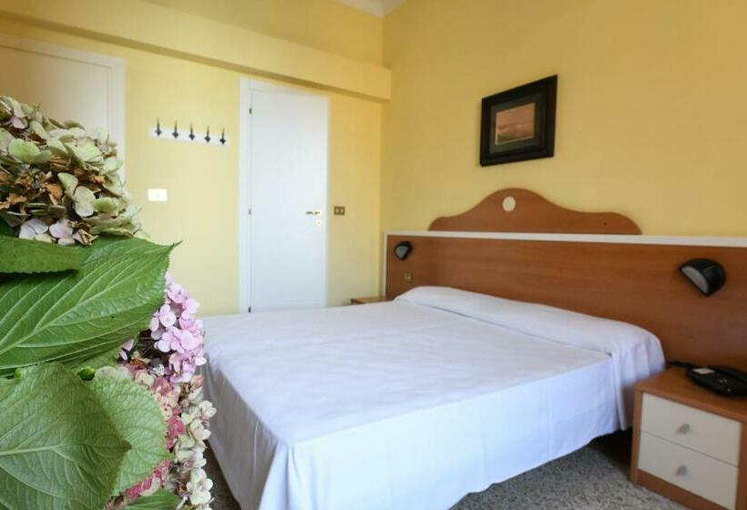 اتاق استاندارد سه نفره, Villa Maria & Apartment