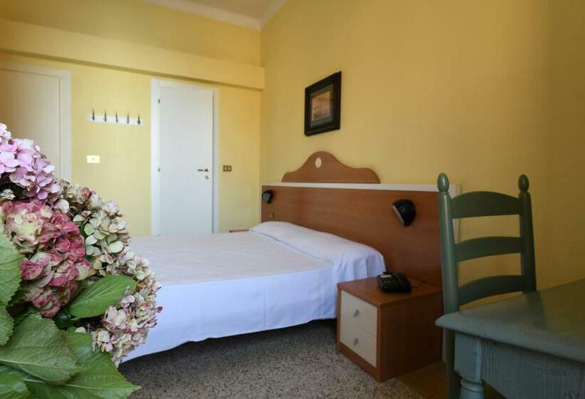 اتاق استاندارد سه نفره, Villa Maria & Apartment