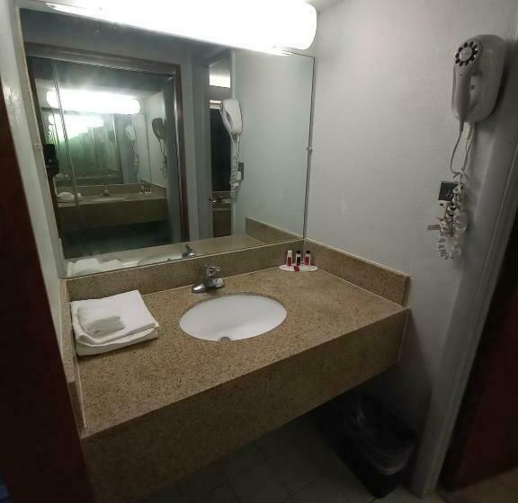 Стандартный Номер Кровать Кинг, Travelodge By Wyndham Petersburg
