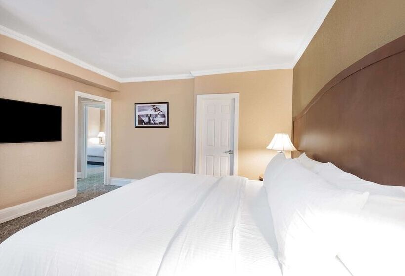 سوئیت 2 خوابه, The Americus Hotel, Trademark Collection By Wyndham