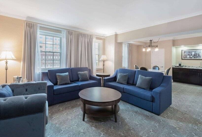 سوییت سوپریور, The Americus Hotel, Trademark Collection By Wyndham