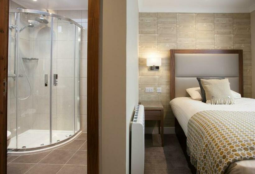 Quarto Estandar Individual, Cruachan