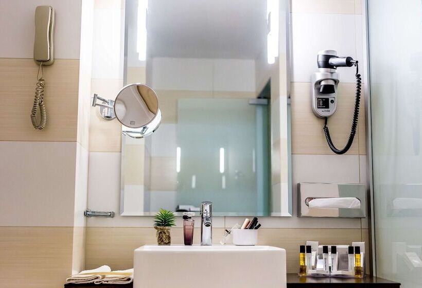 اتاق استاندارد, Golden Tulip Ana Tower Sibiu