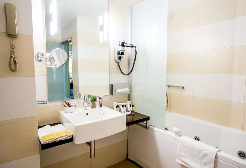 اتاق اجرایی, Golden Tulip Ana Tower Sibiu