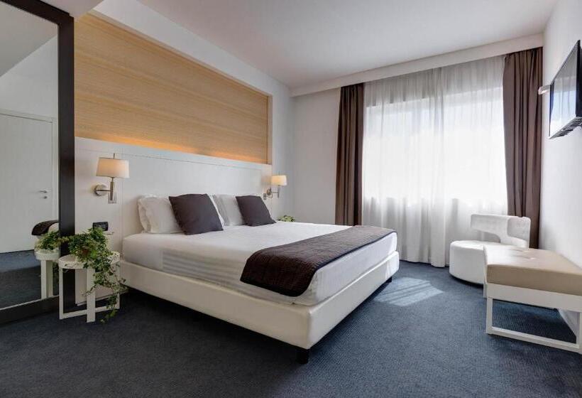 سوییت جونیور, Ih Hotels Roma Z3