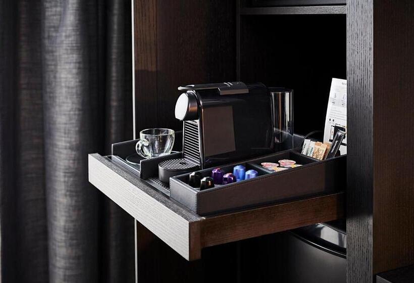 Номер Стандарт с Балконом, Archer Hotel Tysons