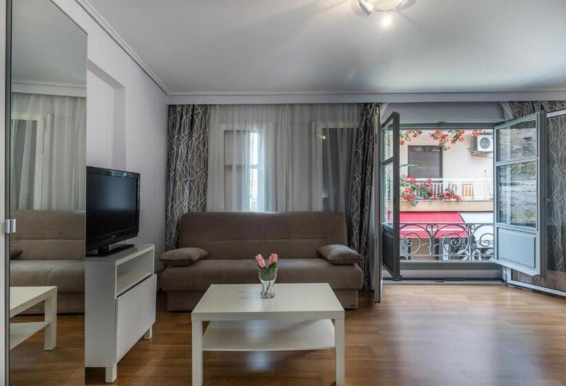 استودیو خانوادگی, Urbanstay